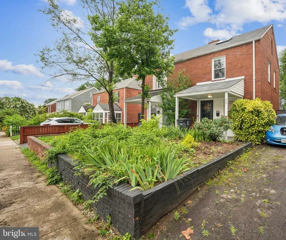 $649,900 | 304 South Veitch Street, Arlington, VA 22204