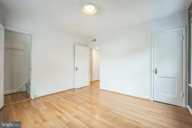 $649,900 | 304 South Veitch Street, Arlington, VA 22204