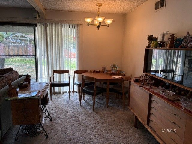 3572 Ranch View Lane Bishop, CA 93514 - Photo 6 of 15 Dining room