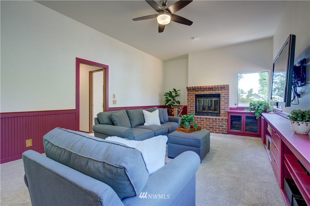 233 238th Street Southwest Bothell, WA 98021 - Photo 15 of 40