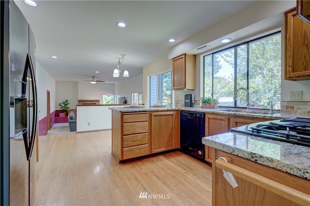 233 238th Street Southwest Bothell, WA 98021 - Photo 9 of 40