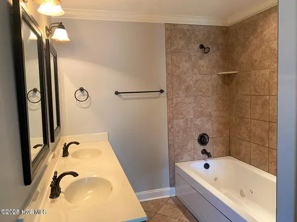 $1,825 | 2015 Leighton Drive, Greenville, NC 27834