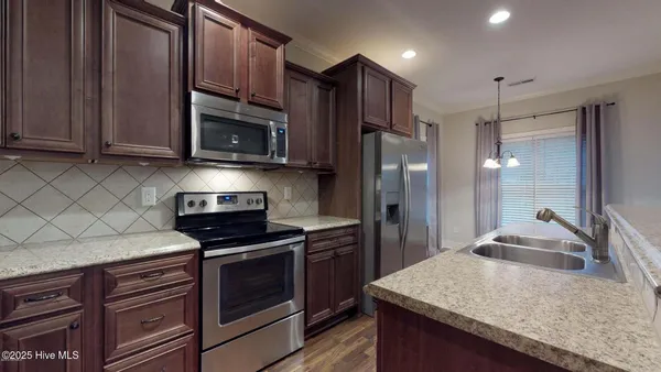 $1,825 | 2015 Leighton Drive, Greenville, NC 27834