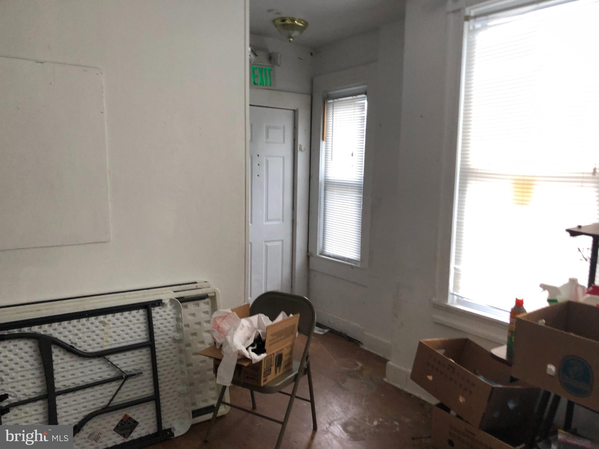 4402 Colborne Road Baltimore, MD 21229 - Photo 6 of 55 Gallery Image 6