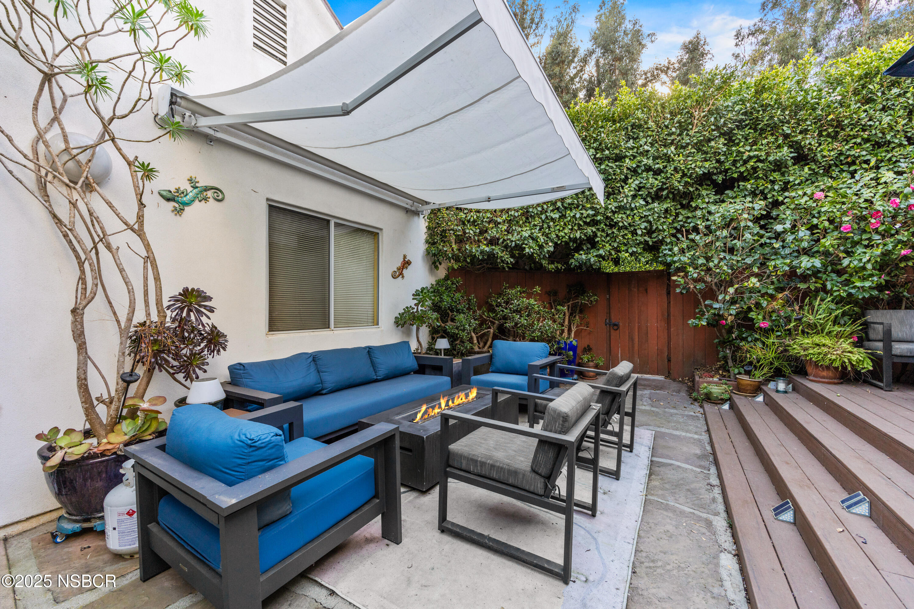 917 West Victoria Street Santa Barbara, CA 93101 - Photo 22 of 29 917 W Victoria Web-22