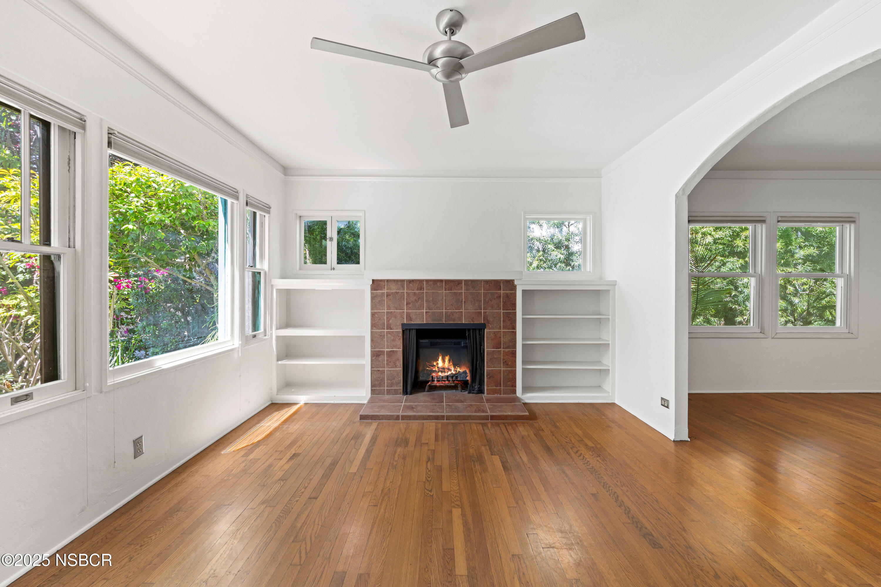 917 West Victoria Street Santa Barbara, CA 93101 - Photo 4 of 29 917 W Victoria Web-45