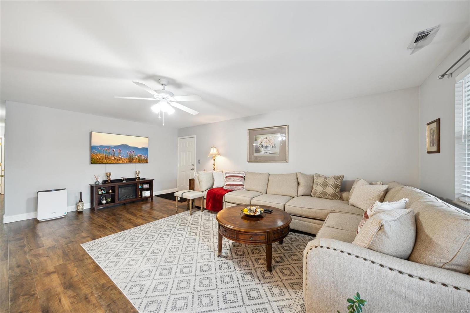 4301 Sunridge Drive, Unit E St. Louis, MO 63125 - Photo 4 of 21