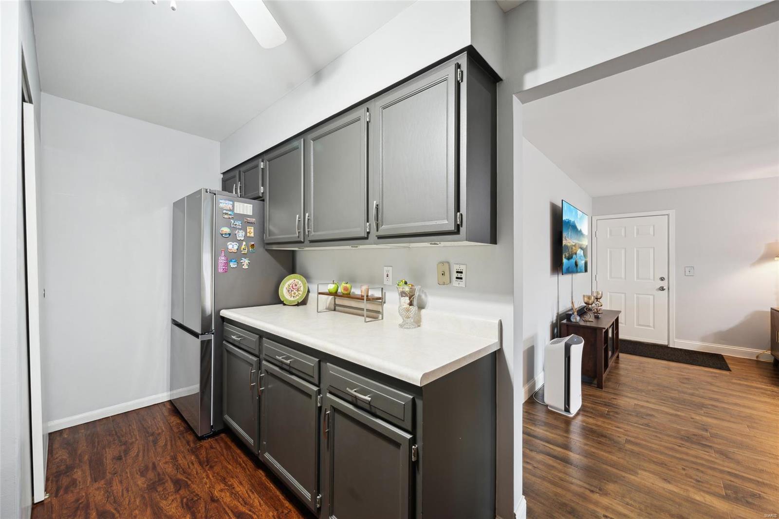 4301 Sunridge Drive, Unit E St. Louis, MO 63125 - Photo 9 of 21