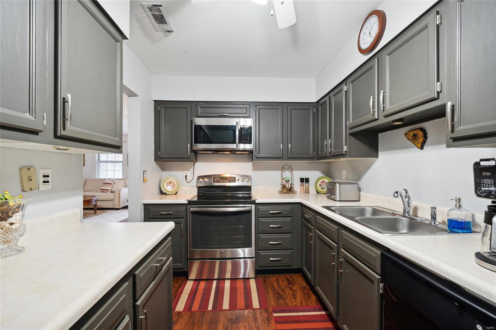 4301 Sunridge Drive, Unit E St. Louis, MO 63125 - Photo 10 of 21