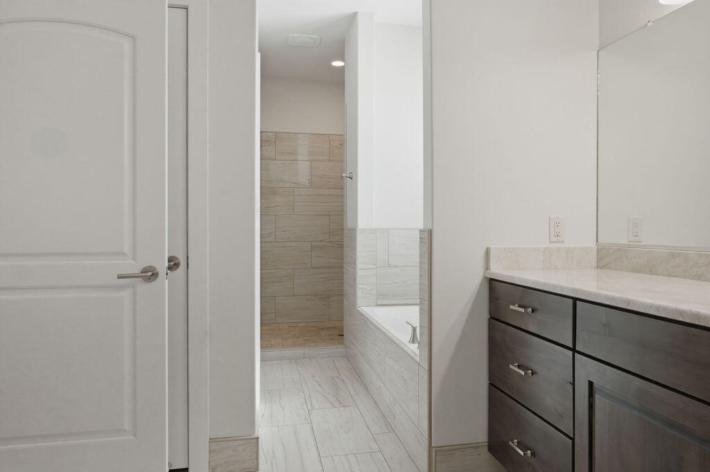 722 East 1070th Street South St. George, UT 84790 - Photo 16 of 60 LAB_3041