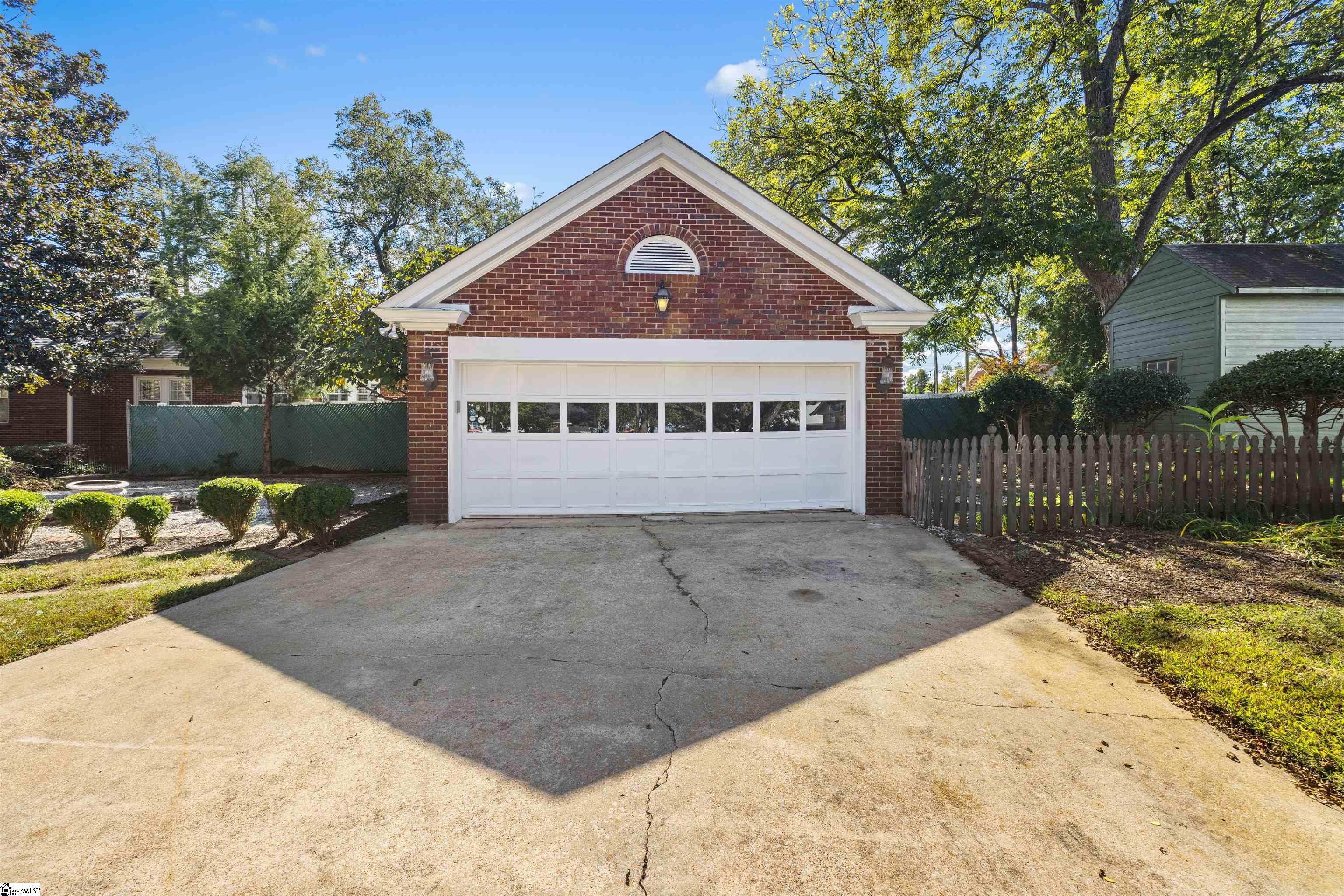 305 North Main Street Greer, SC 29650 - Photo 37 of 40