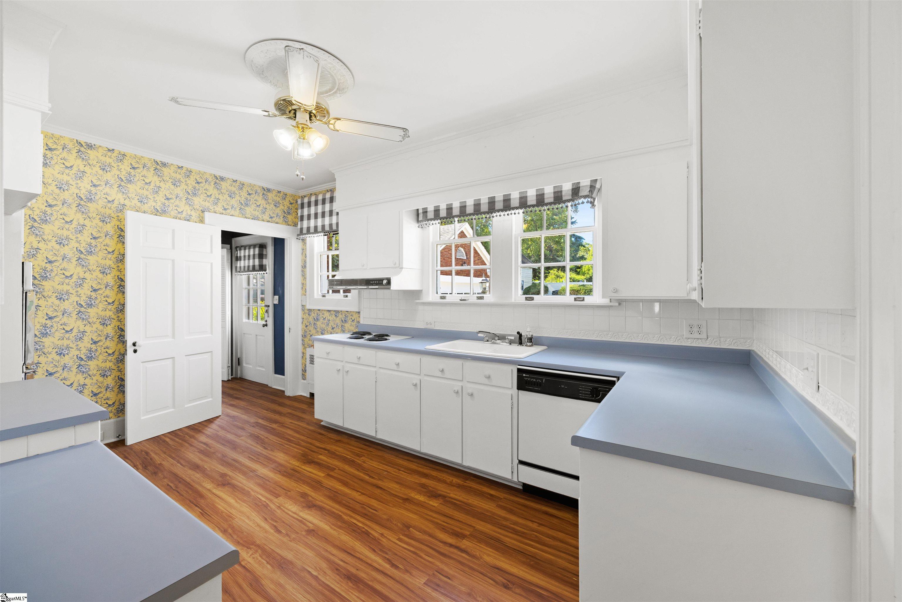 305 North Main Street Greer, SC 29650 - Photo 5 of 40