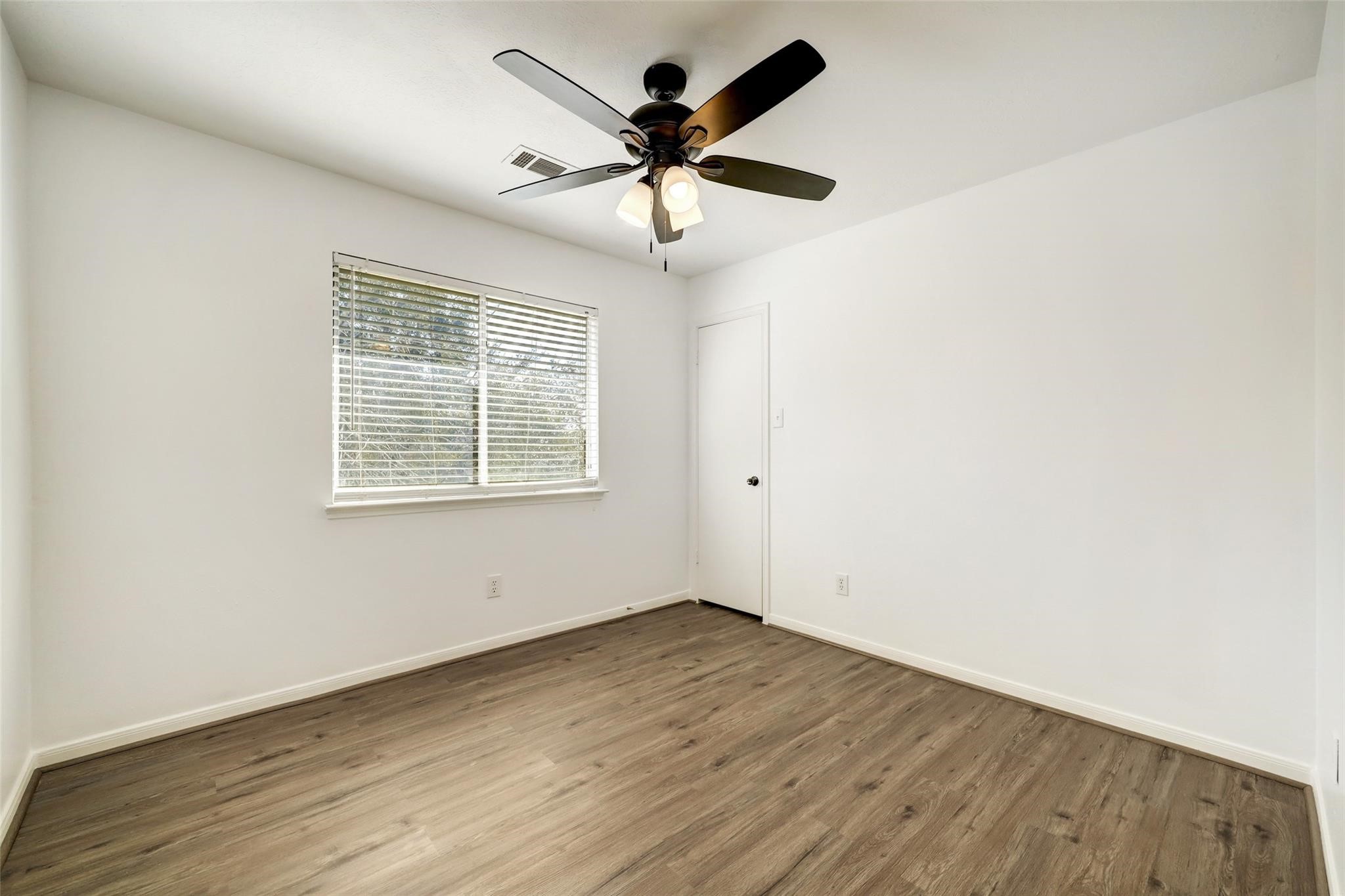 9911 Porto Rico Road, Unit B Houston, TX 77041 - Photo 11 of 13 Gallery Image 11