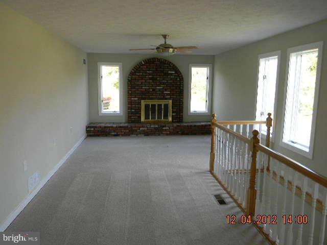 1403 Love Point Road Stevensville, MD 21666 - Photo 7 of 30 Living Room
