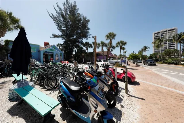 $6,000 | 357 Tierra Mar Lane, Unit 5, Sarasota, FL 34242