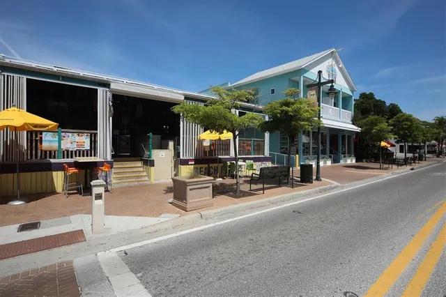 $6,000 | 357 Tierra Mar Lane, Unit 5, Sarasota, FL 34242