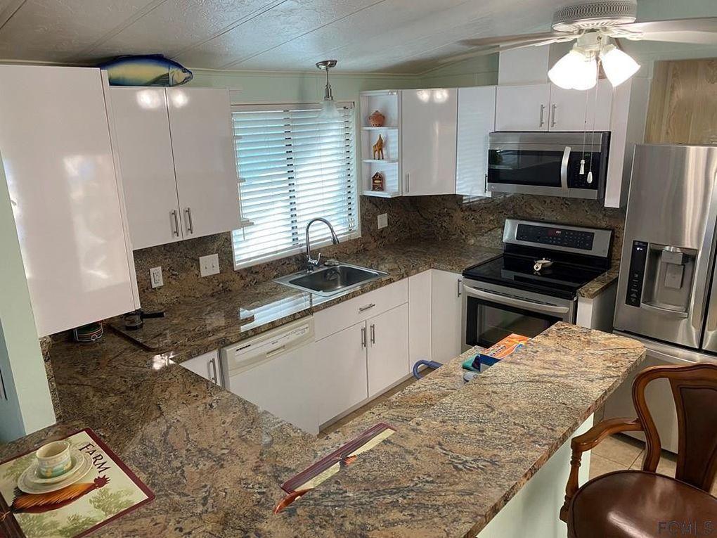 758 Largo Road Key Largo, FL 33037 - Photo 9 of 23 Kitchen