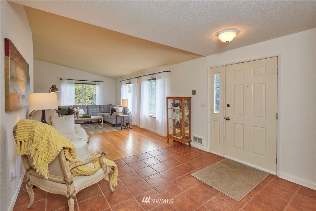 3128 Woods Road East Port Orchard, WA 98366 - Photo 8 of 40 Gallery Image 8
