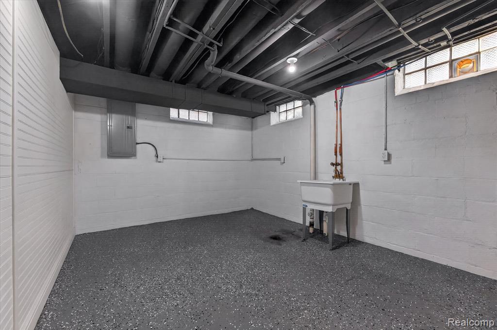 3261 Sherbourne Road Detroit, MI 48221 - Photo 45 of 48