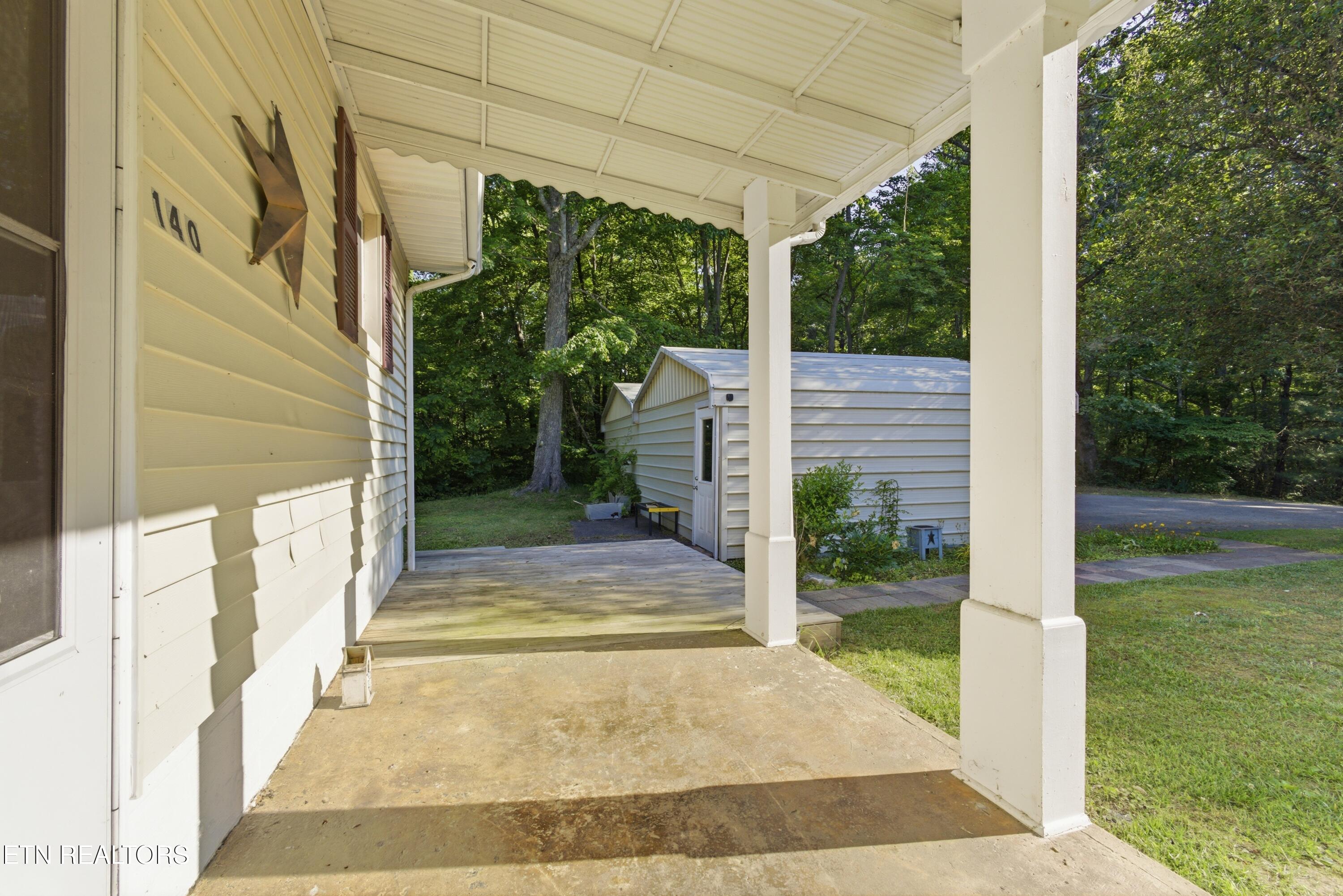 140 Walnut Street Deer Lodge, TN 37726 - Photo 4 of 37 476W9706