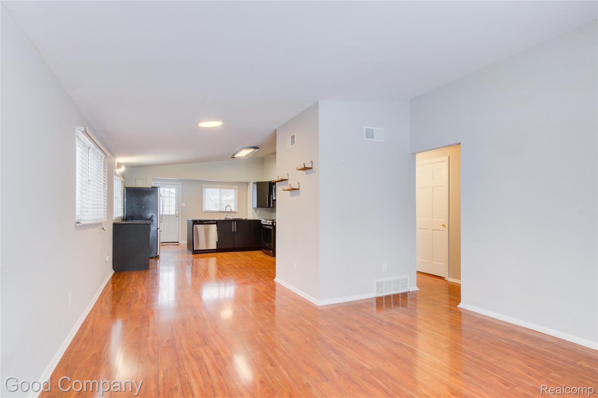 2129 Leitch Road Ferndale, MI 48220 - Photo 4 of 30 2129 Leitch St.-04
