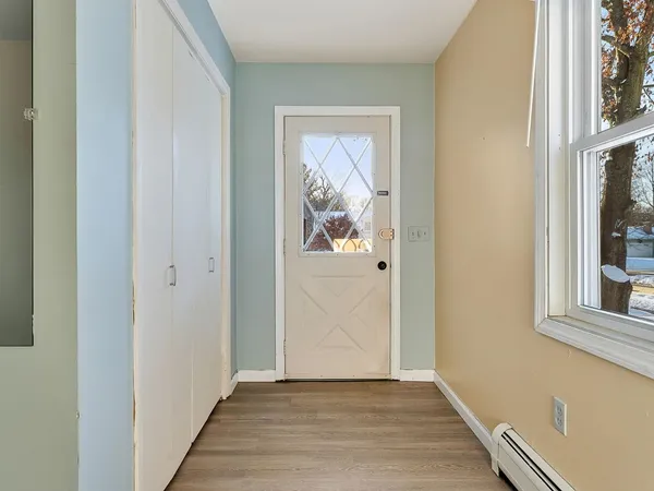 $695,000 | 16 Lakewood Parkway, Burlington, VT 05408