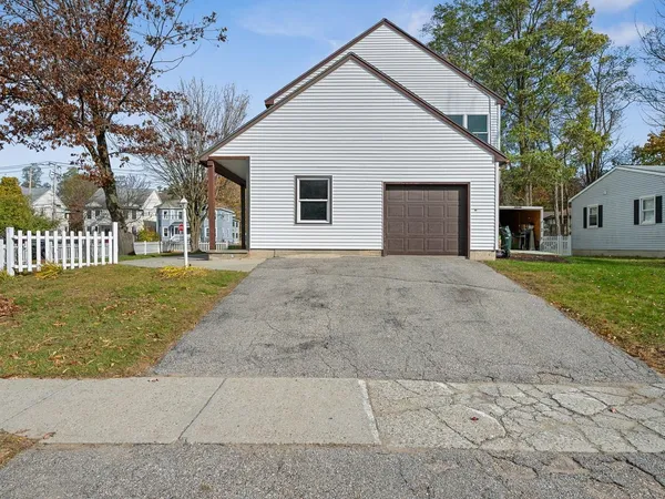 $695,000 | 16 Lakewood Parkway, Burlington, VT 05408