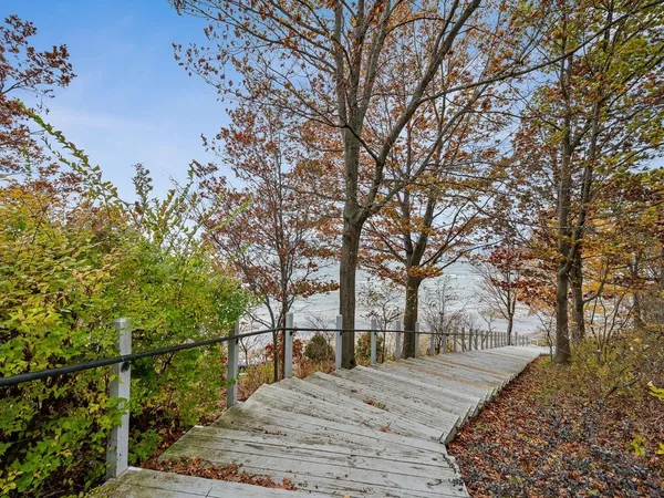 $695,000 | 16 Lakewood Parkway, Burlington, VT 05408