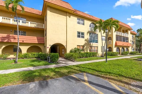 $205,000 | 10762 La Placida Drive, Unit 7107, Coral Springs, FL 33065