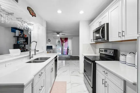 $205,000 | 10762 La Placida Drive, Unit 7107, Coral Springs, FL 33065