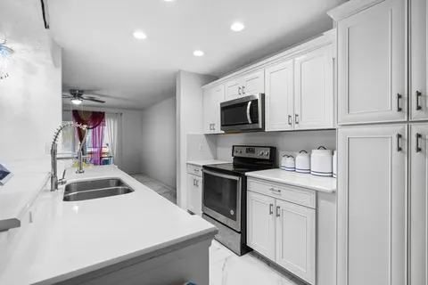$205,000 | 10762 La Placida Drive, Unit 7107, Coral Springs, FL 33065