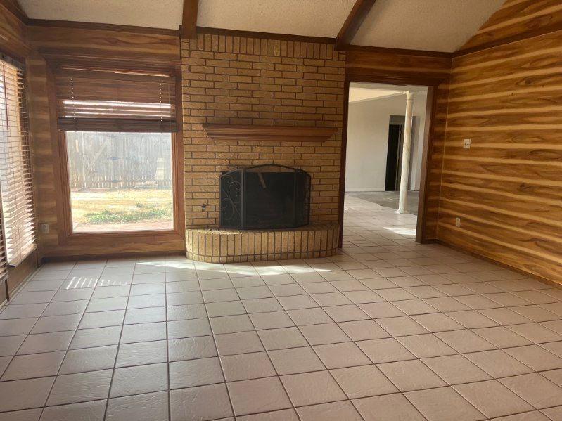5527 94th Street Lubbock, TX 79424 - Photo 6 of 56 Living room