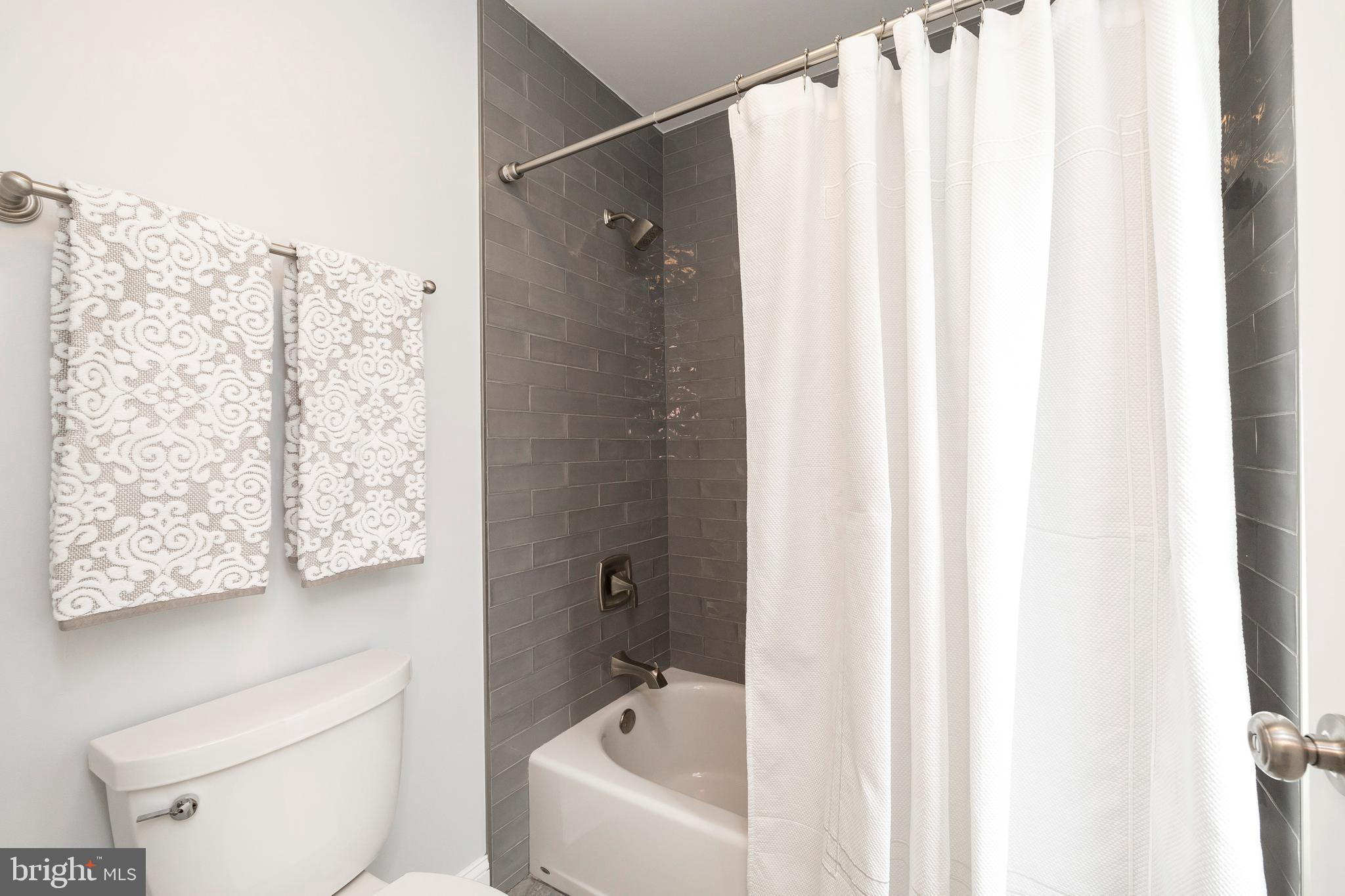 214 Devon State Road Devon, PA 19333 - Photo 36 of 59 Hall Bath