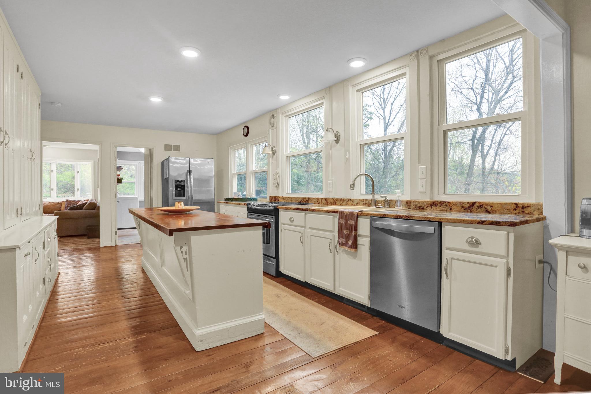 430 Candy Road Mohnton, PA 19540 - Photo 6 of 34