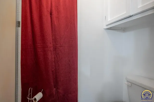 $210,000 | 1925 Southwest Arrowhead Road, Topeka, KS 66604