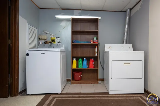 $210,000 | 1925 Southwest Arrowhead Road, Topeka, KS 66604