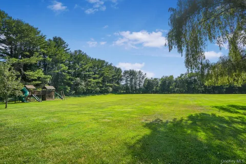 $5,295,000 | 5 Farmwoods Lane, Glen Head, NY 11545