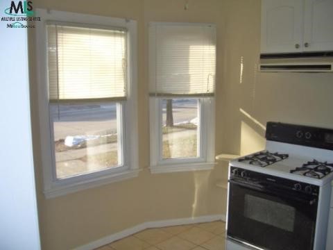 8035 Stephens Road Center Line, MI 48015 - Photo 6 of 12 174056-5.JPG