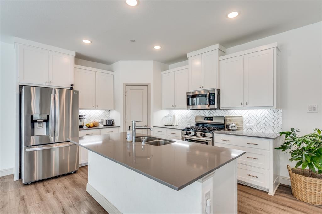 8833 Phoebe Road Frisco, TX 75035 - Photo 5 of 12 Gallery Image 5
