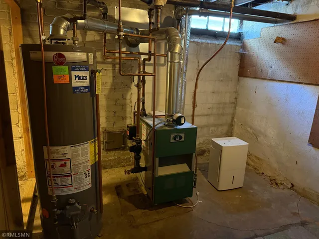 $329,900 | 1090 16th Avenue Southeast, Minneapolis, MN 55414