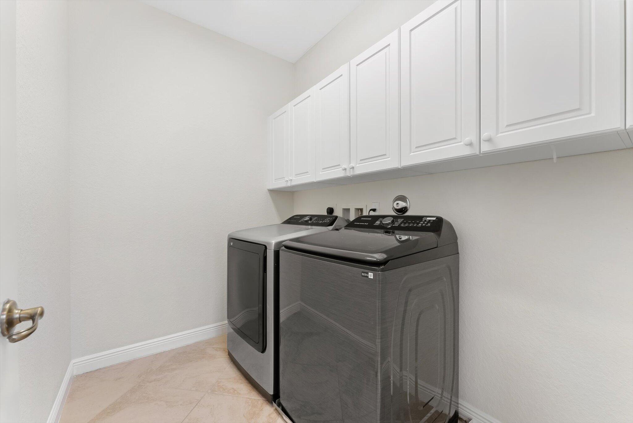 806 Northwest 83rd Lane Boca Raton, FL 33487 - Photo 23 of 37 Laundry Room