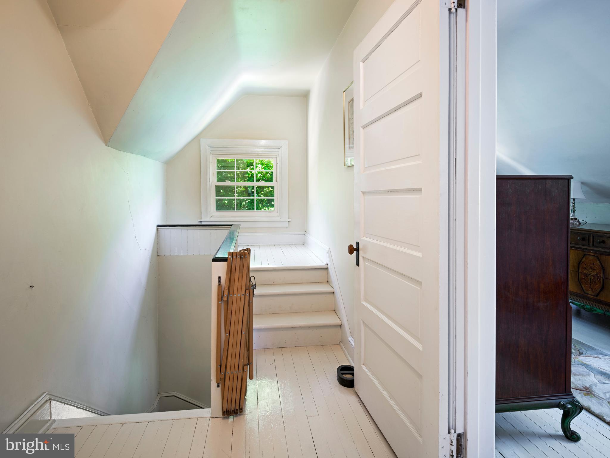 610 South Waterloo Road Devon, PA 19333 - Photo 46 of 79 3rd floor hallway
