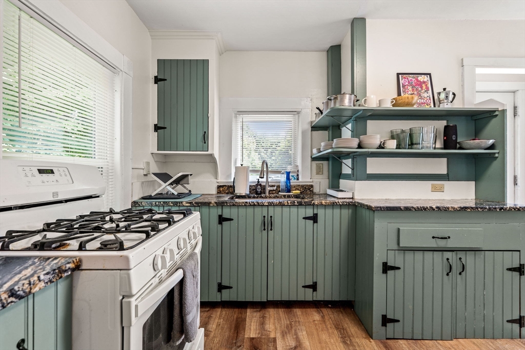 191 Bay Road Hamilton, MA 01982 - Photo 4 of 42