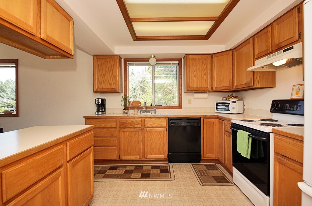 1481 Lancaster Road Freeland, WA 98249 - Photo 5 of 22