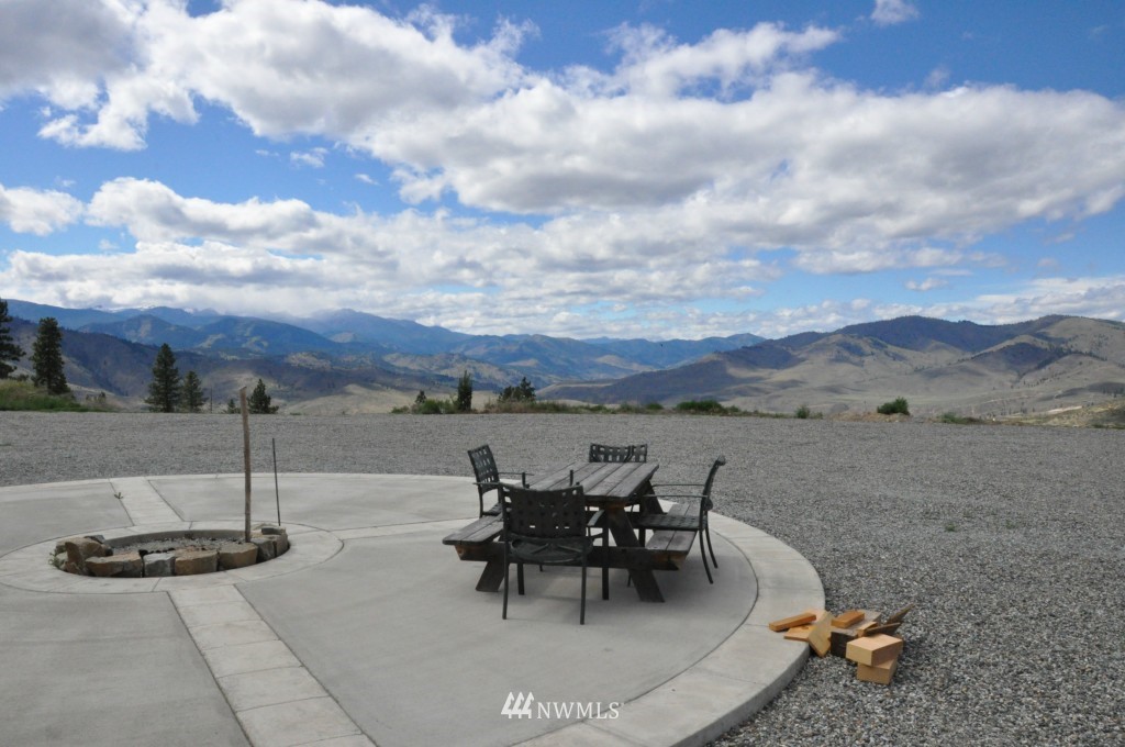 227 Lariat Loop Road Pateros, WA 98846 - Photo 11 of 15