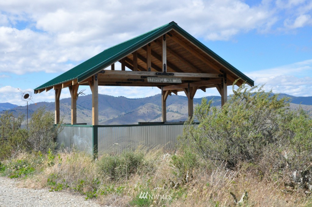 227 Lariat Loop Road Pateros, WA 98846 - Photo 8 of 15