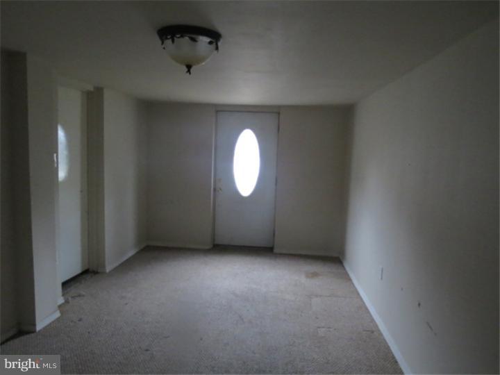 12139 Ranier Road Philadelphia, PA 19154 - Photo 3 of 12