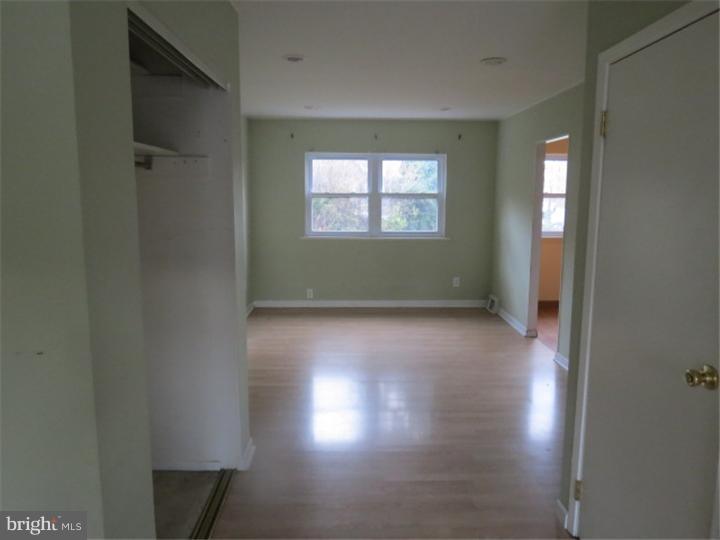 12139 Ranier Road Philadelphia, PA 19154 - Photo 8 of 12
