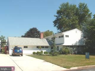 37 Sweetgum Road Levittown, PA 19056 - Photo 1 of 6 Gallery Image 1