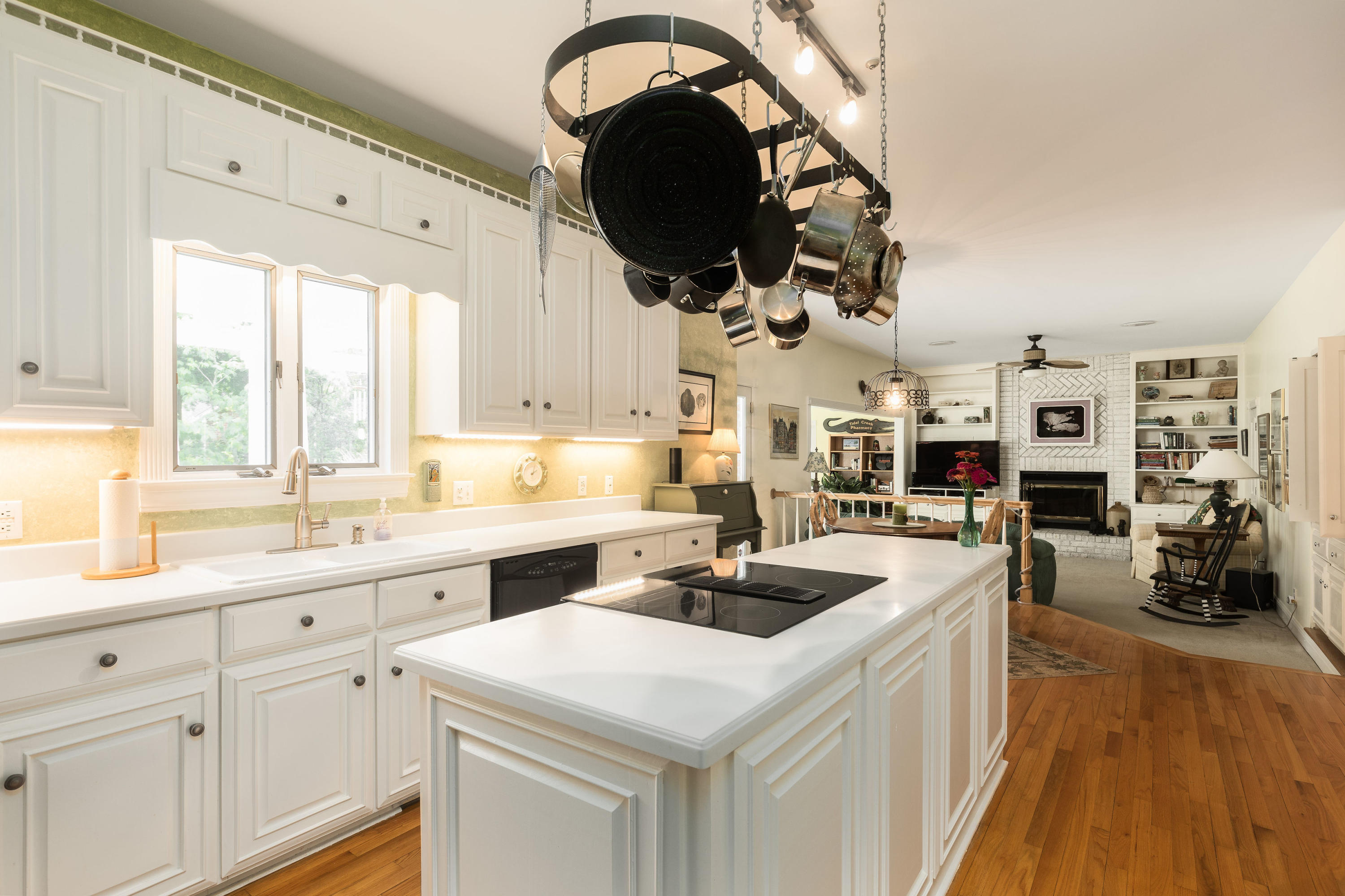 39 Ripplemoor Lane Charleston, SC 29414 - Photo 11 of 61 Kitchen w/Island